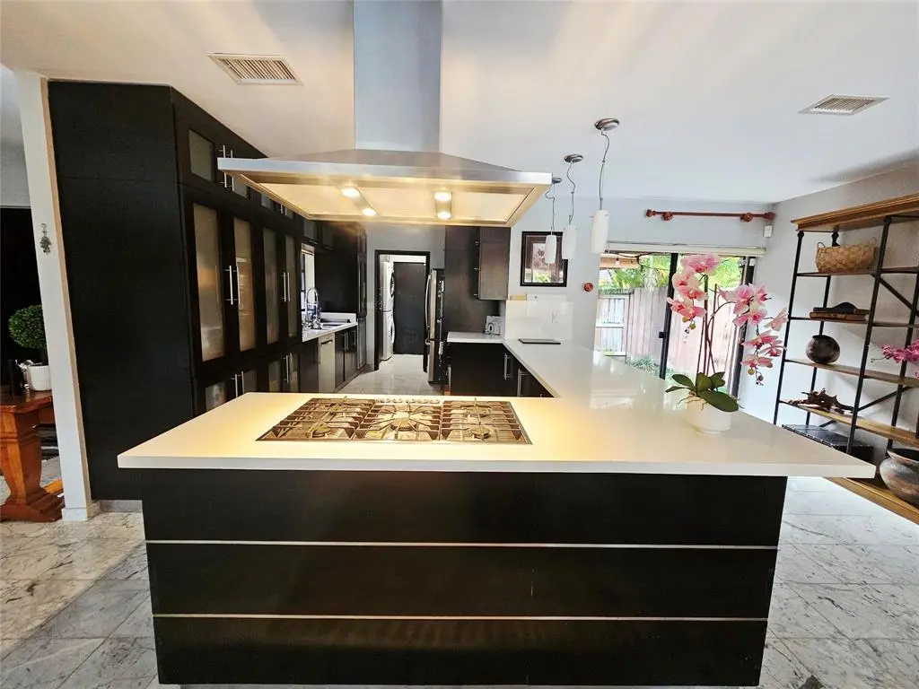 Miami, FL 33179,19975 NE 10th Place Way