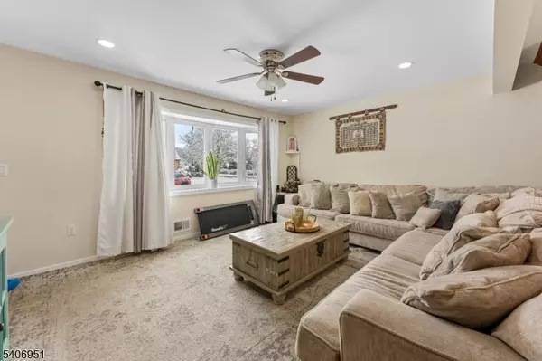 Hawthorne Boro, NJ 07506,186 10Th Ave