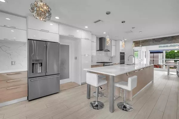 Fort Lauderdale, FL 33305,2212 NE 32nd Ave