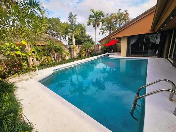 Miami, FL 33179,19975 NE 10th Place Way