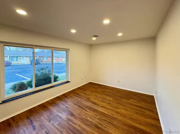 Clawson, MI 48017,308 N Rochester RD #16