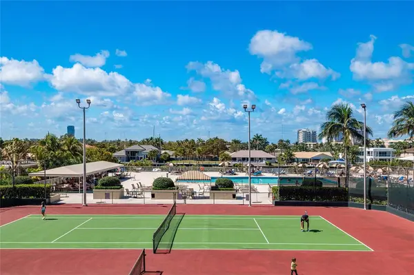 Hallandale Beach, FL 33009,1985 S Ocean Dr #2E