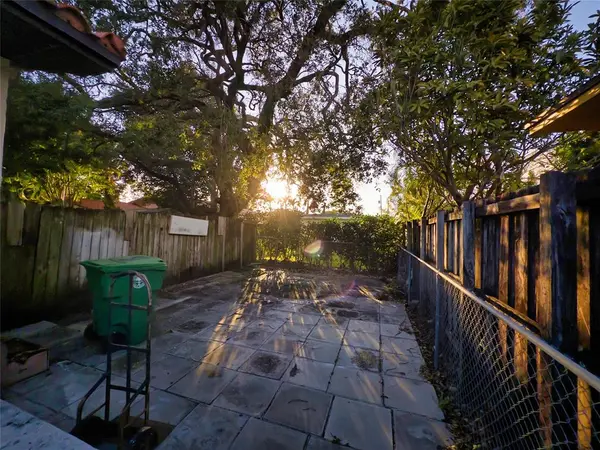 Miami, FL 33133,2620 SW 32nd Ave