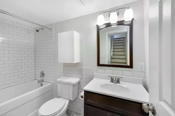 Toronto W02, ON M6P 1K8,210 Humberside AVE #Main