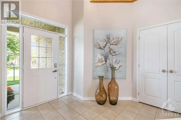 Barrhaven, ON K2J 5S9,208 Kinloch CT