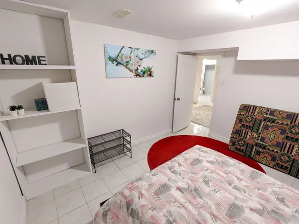 Toronto C07, ON M2R 2N7,329 Homewood AVE #Bsmt