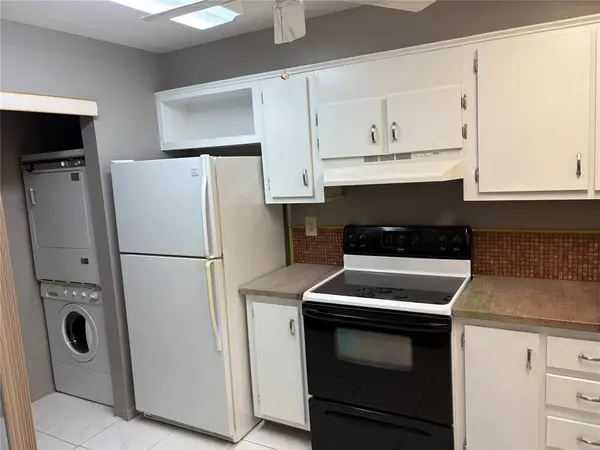 Lauderhill, FL 33319,5900 NW 44 Street #607