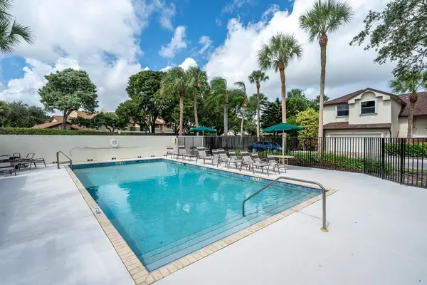 Pembroke Pines, FL 33025,151 SW 95th Ter #106