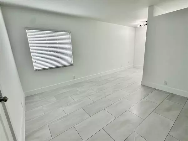 Fort Lauderdale, FL 33334,1440 NE 50th Ct #3