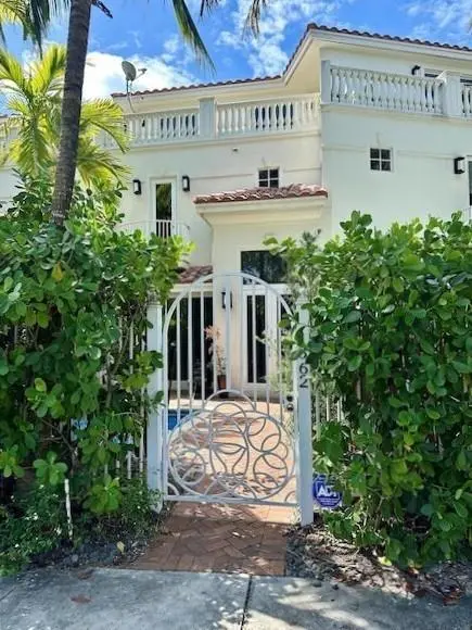 Fort Lauderdale, FL 33304,1362 Bayview Dr