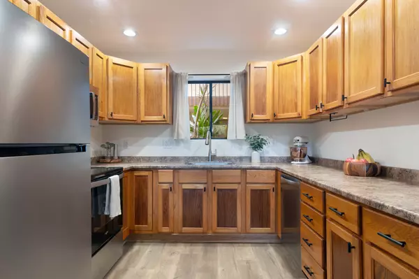 75-5863 KUAKINI HIGHWAY #104, Kailua Kona, HI 96740