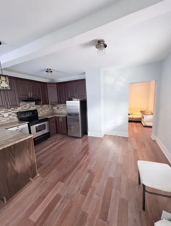 Oshawa, ON L1J 4G9,94 Park RD S #Main Level