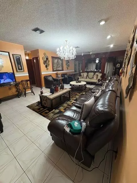 Miami, FL 33189,9281 Martinique Dr