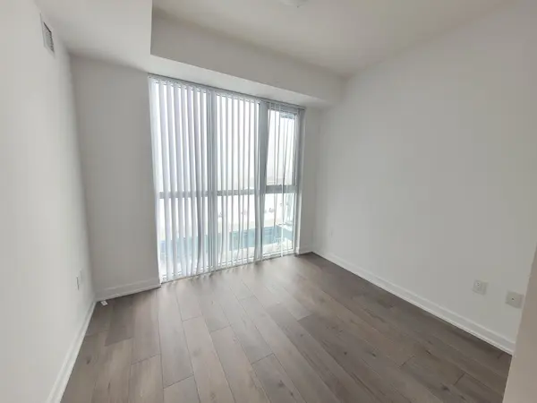 Vaughan, ON L4K 5C3,38 Honeycrisp CRES #901