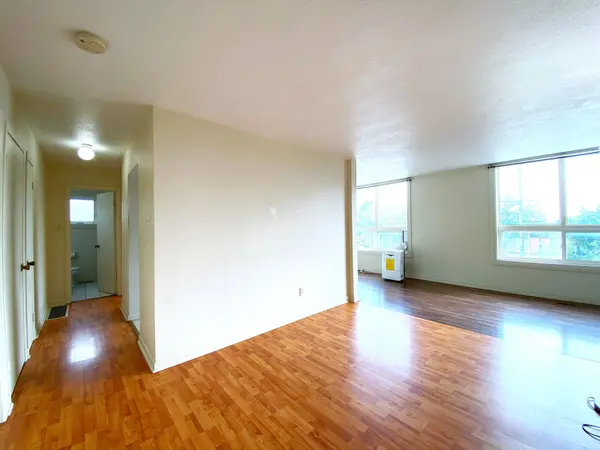 Toronto W06, ON M8W 2B3,434 Horner AVE #1