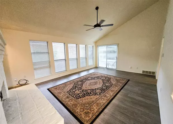 Arlington, TX 76012,2215 Winter Sunday Way