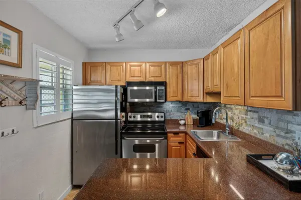 Wilton Manors, FL 33334,2660 NE 8th Ave #208