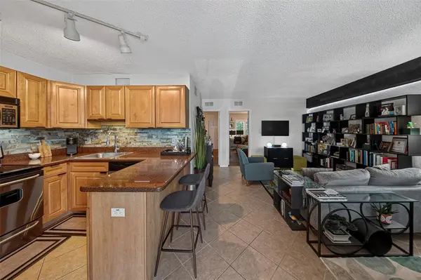 Wilton Manors, FL 33334,2660 NE 8th Ave #208