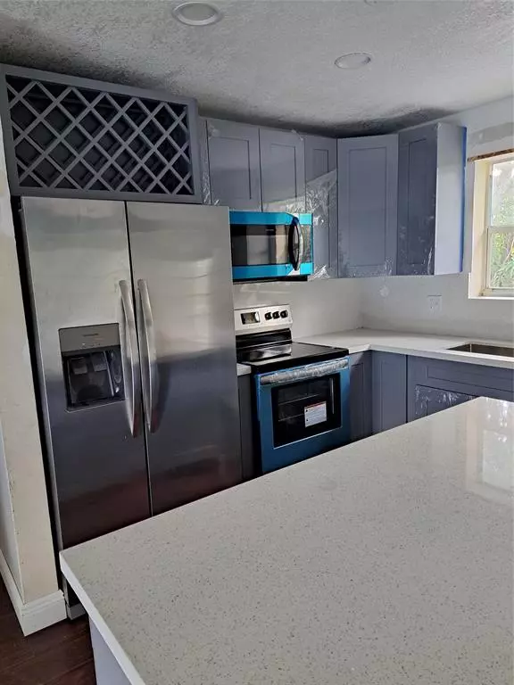 Pembroke Pines, FL 33023,730 SW 67TH TER