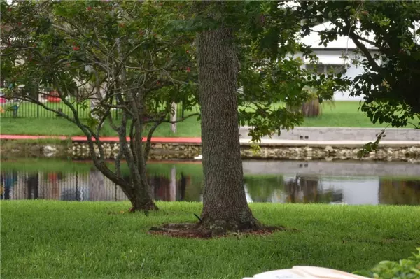 Tamarac, FL 33321,7890 Dixie Beach Circle