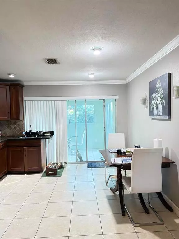 Tamarac, FL 33309,2940 NW 46 St