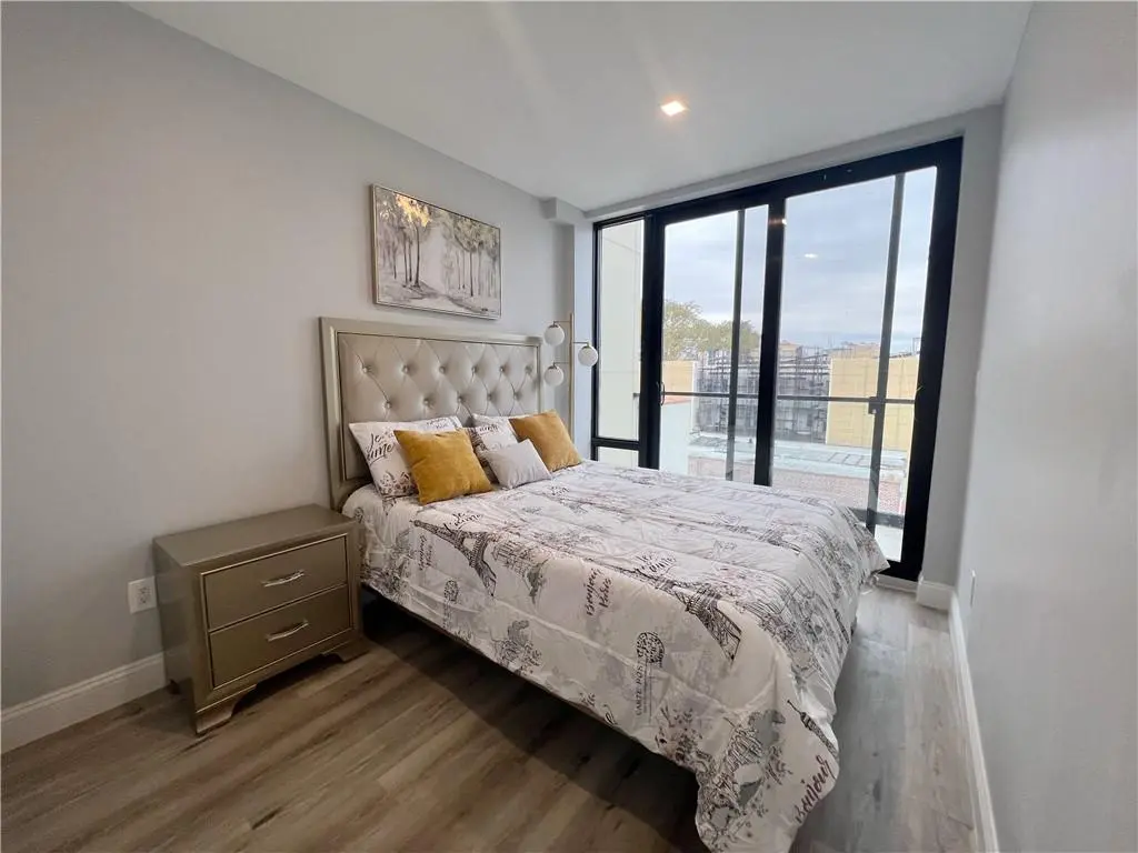 Brooklyn, NY 11232,4016 7th AVE #4R