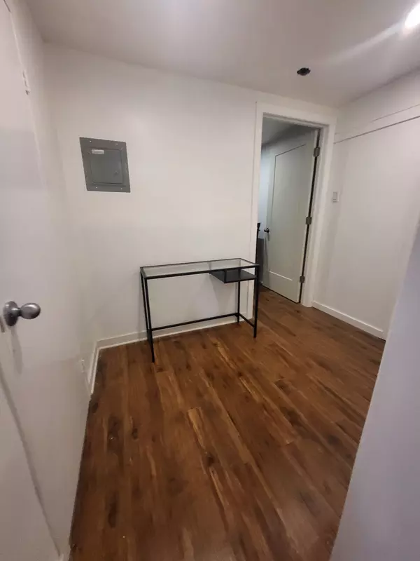 38 Sunnycrest RD #ALL INCLUSIVE Lower level, Toronto C07, ON M2R 2T4