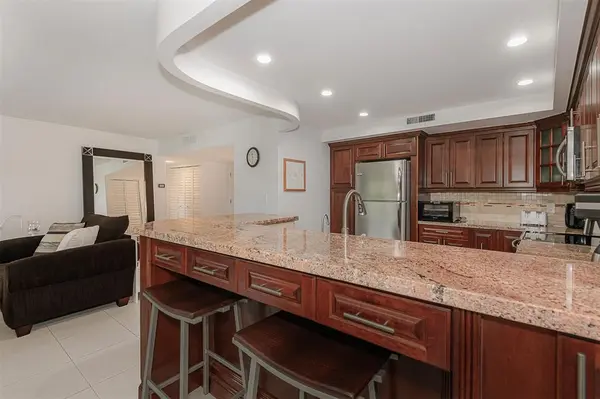 Hallandale Beach, FL 33009,200 Diplomat Pkwy #321