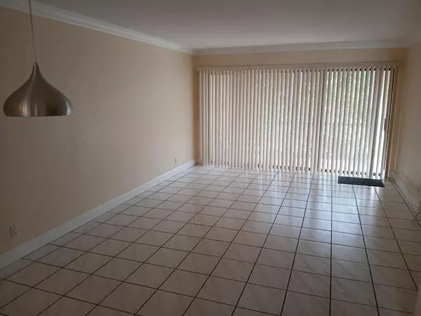 Deerfield Beach, FL 33442,2339 SW 15 St #19