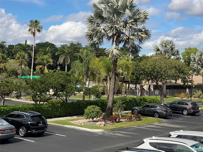 7280 S Devon Dr #208, Fort Lauderdale, FL 33321