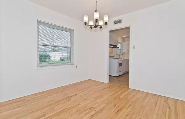 Dallas, TX 75218,11717 Fernald Avenue