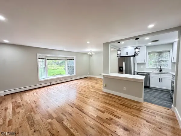 Park Ridge Boro, NJ 07656,107 A So Maple Ave #A