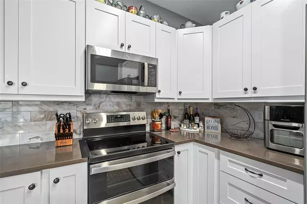 Plantation, FL 33317,7515 NW 3rd St