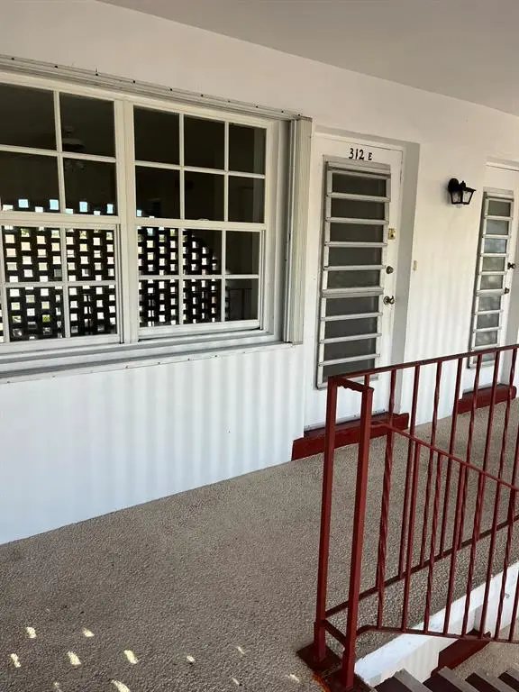 Lighthouse Point, FL 33064,2050 NE 39th St #312E