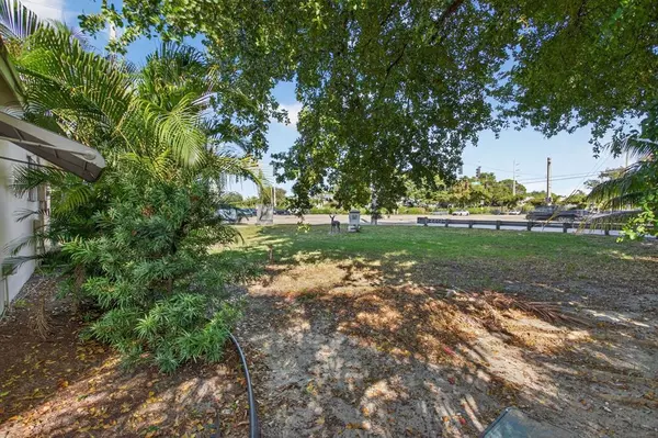 Deerfield Beach, FL 33064,910 NW 49th Ct