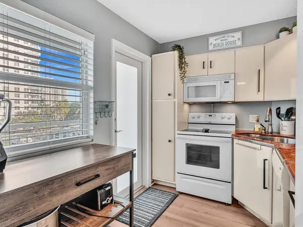 Pompano Beach, FL 33062,201 N Ocean Blvd #202