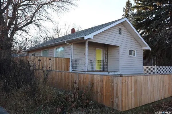 203 5th AVENUE W, Assiniboia, SK S0H 0B0