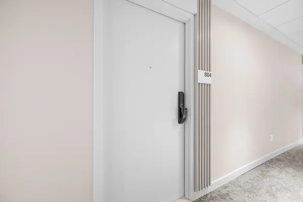 Mississauga, ON L5G 0E1,28 Ann ST #804