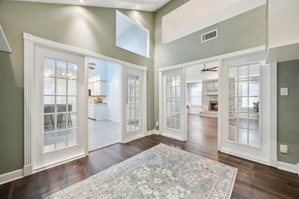 Bedford, TX 76021,3104 Emerald Street