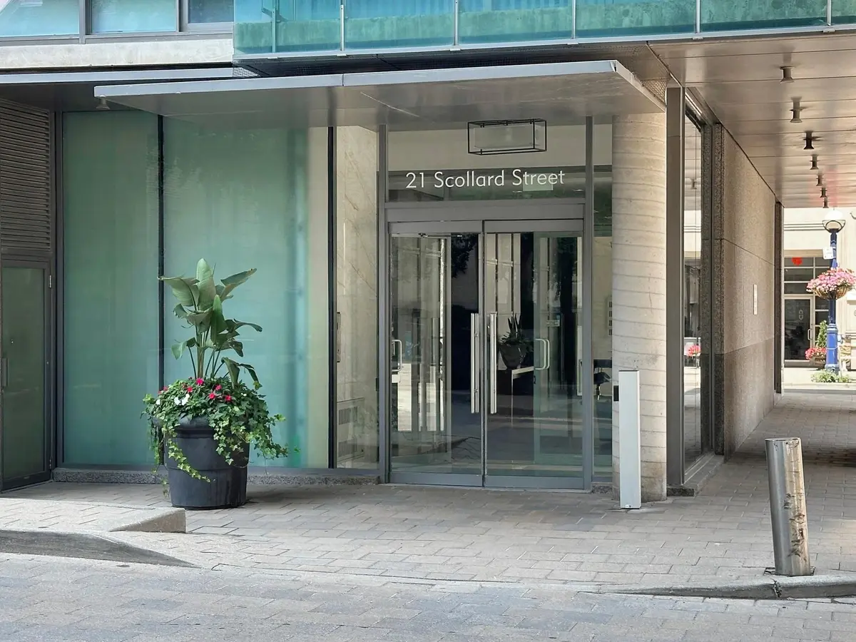 21 Scollard ST #207, Toronto C02, ON M5R 1G1