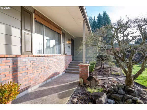 Kelso, WA 98626,1008 16TH PL