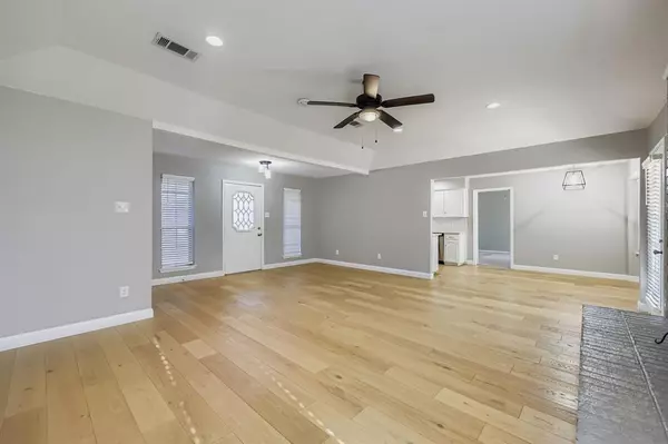 Burleson, TX 76028,116 NE Alsbury Boulevard