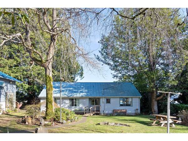 2032 SE GARDEN WAY, Waldport, OR 97394