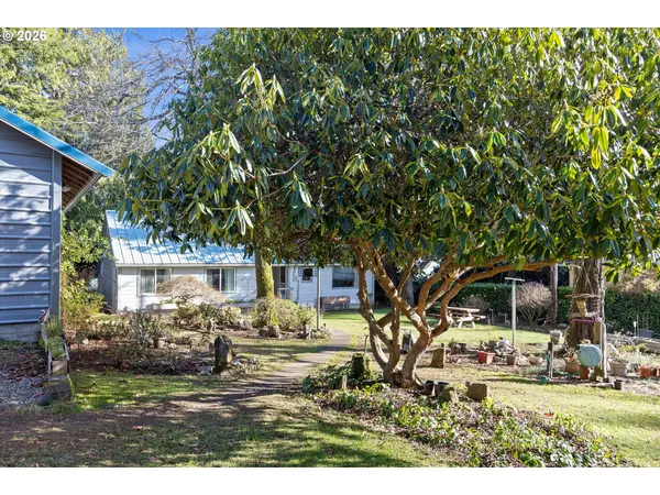 2032 SE GARDEN WAY, Waldport, OR 97394