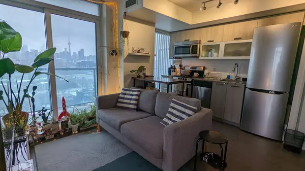 Toronto C01, ON M6J 0C7,36 Lisgar ST #2020E