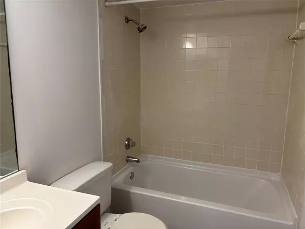 Sunrise, FL 33351,9843 Nob Hill Ln #9843