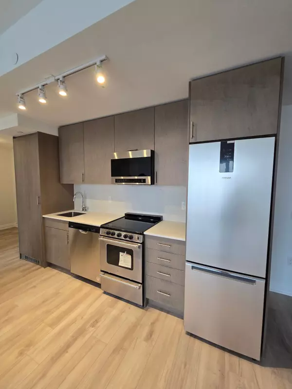 Oakville, ON L6H 7X8,412 Silver Maple RD #609