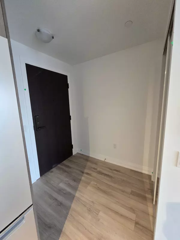 Oakville, ON L6H 7X8,412 Silver Maple RD #609