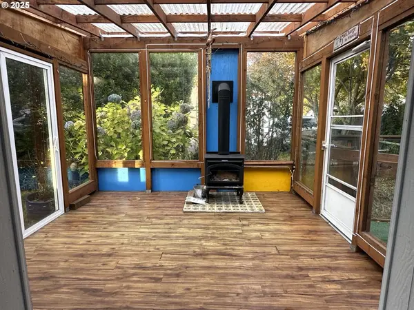 Florence, OR 97439,1601 RHODODENDRON DR #572