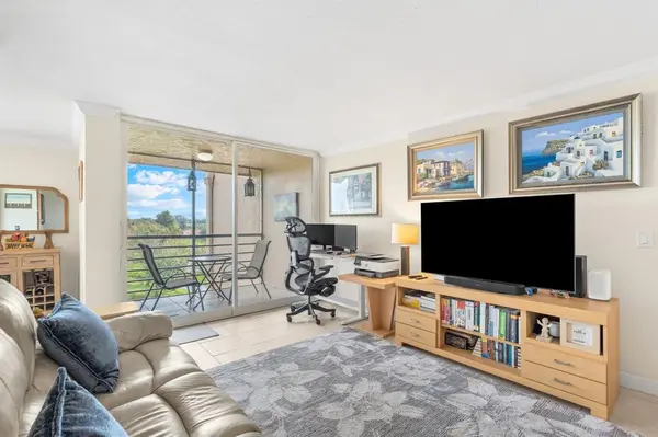 Davie, FL 33324,9470 Live Oak Pl #409